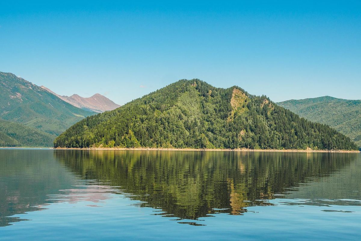 Экскурсия по Саянскому водохранилищу