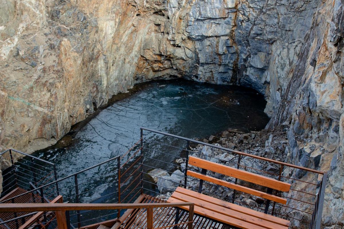 Экскурсия "Сундуки+Туимский провал"