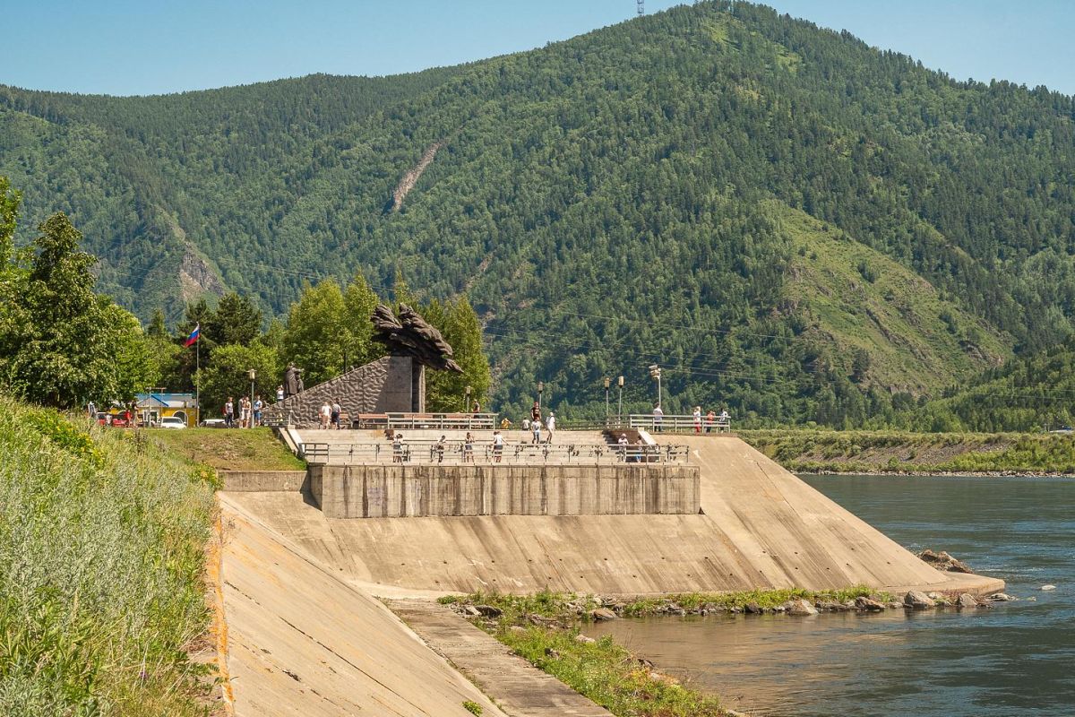 СШГЭС с отдыхом на Енисейском пирсе