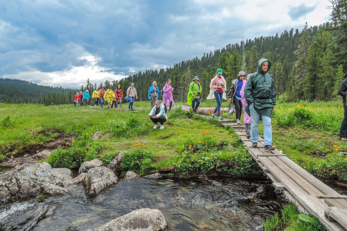 Висячий камень в парке "Ергаки"