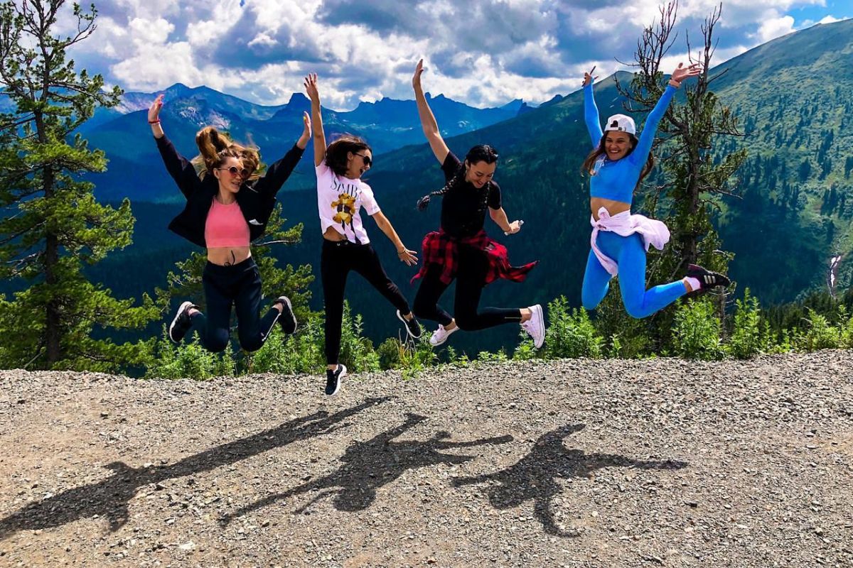 Висячий камень в парке "Ергаки"