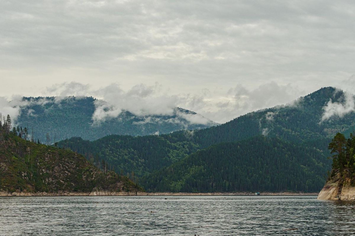 Экскурсия по Саянскому водохранилищу