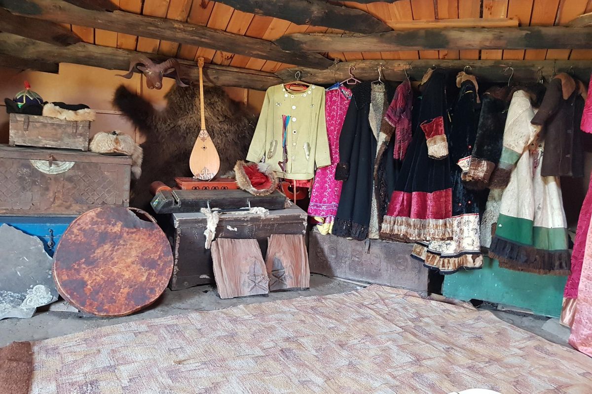 Экскурсия Улуг Хуртуях Тас + Казановка + обед. Места силы Хакасии