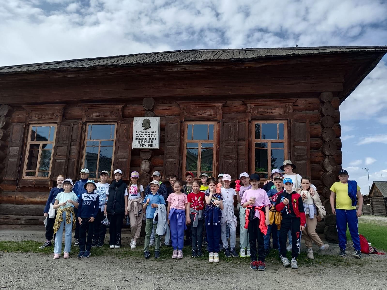 Экскурсия для школьных групп в музей "Шушенское"